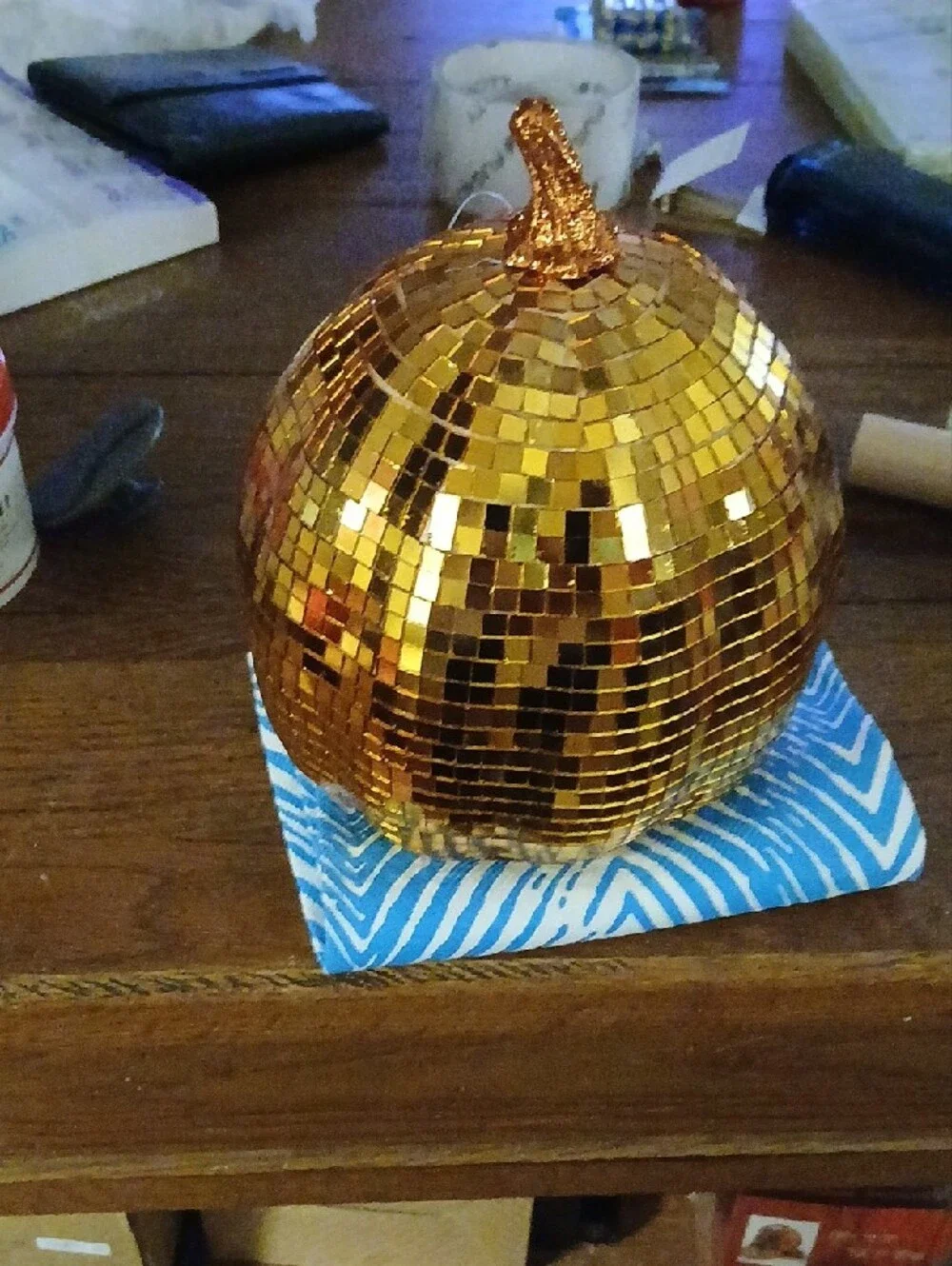 N/A sparkling gold